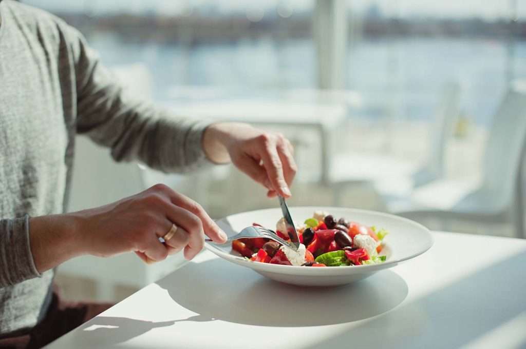 man eating a diet rich in antioxidants